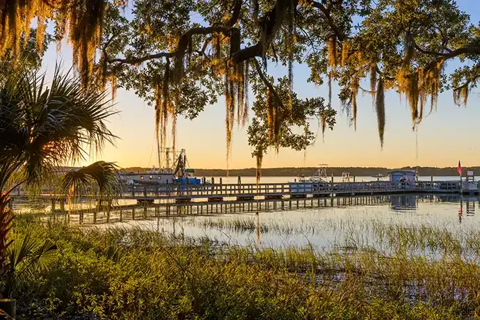 Skull Creek Pub Crawl by Boat